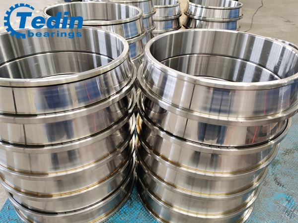 single row tapered roller bearing 32952 P4 5 single row tapered roller bearing 32952 P4 5